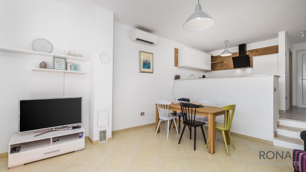 Rona Apartment Denis Umag Exterior photo